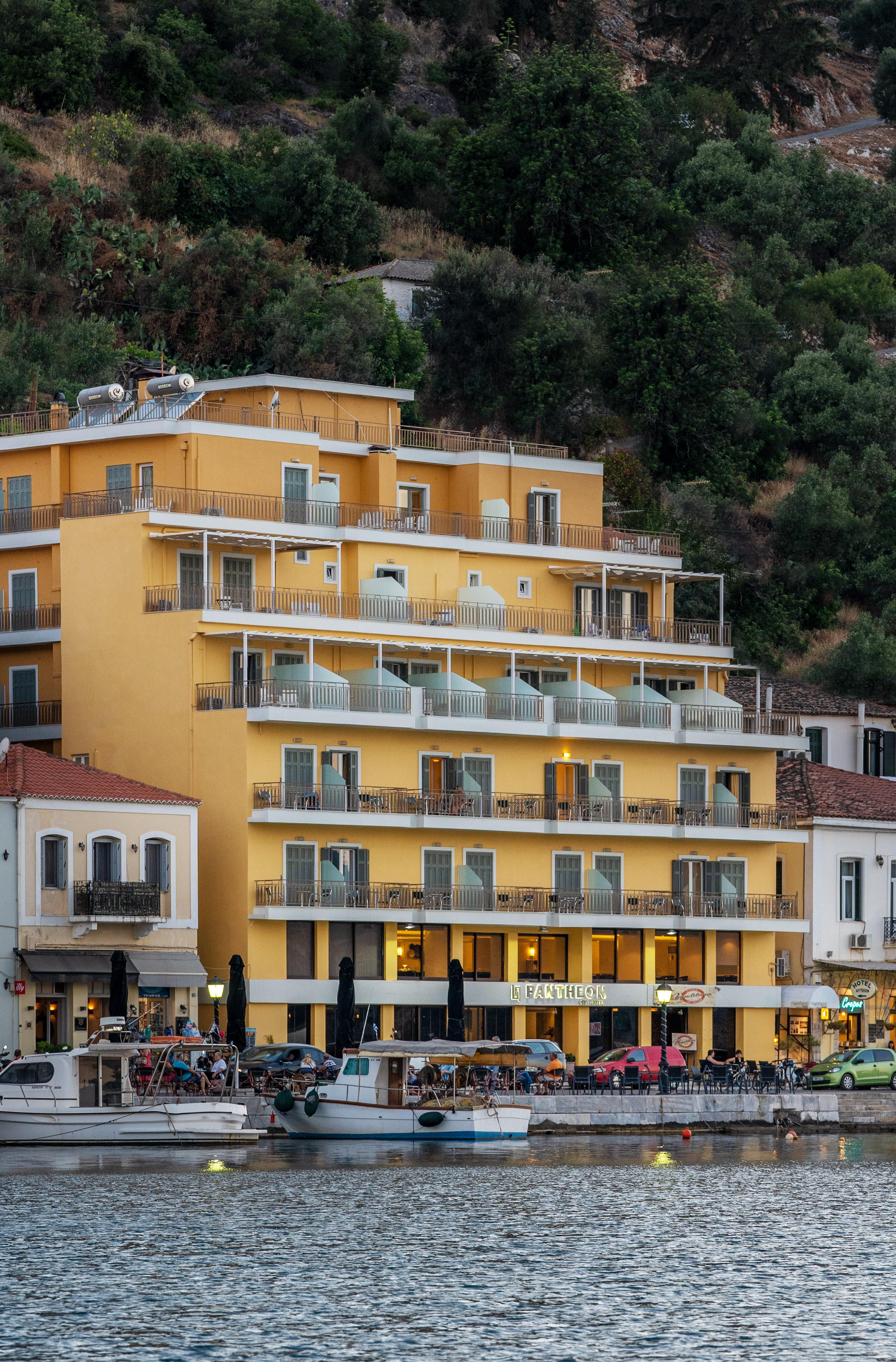Pantheon City Hotel Gythio Exterior foto